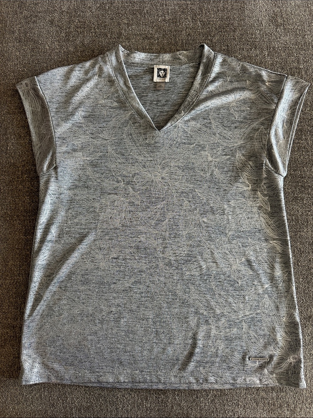 Anne Klein Heather Gray V-Neck Short Sleeve Tee with Subtle Floral Print size XS
